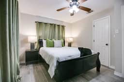 3 BR/1 BA - Centrally Located
