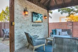 5 Minutes to DFW 4 Br/2.5 Ba