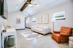 Cozy & Convenient•5 Min to GAFB