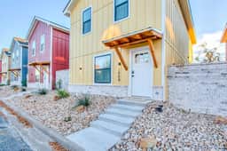 Golden Getaway • 3 BR • 2.5 BA • Happy Homes