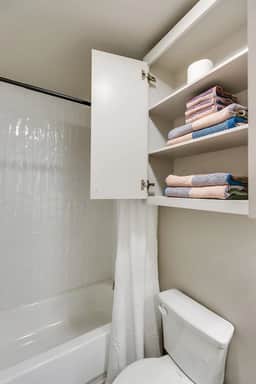 Holiday Haven W/ 3 BR & 2 BA/New