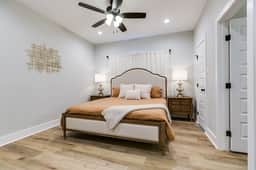 Holiday Inn - 3 BR/2.5 BA - New!