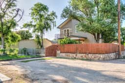 New Hidden Gem - Cozy 4 BR/2 BA