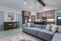 New! Cozy & Convenient W/ 2BR & 2BA