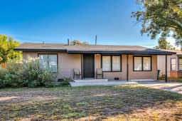 River Oaks Retreat - Walkable to Goodfellow AFB