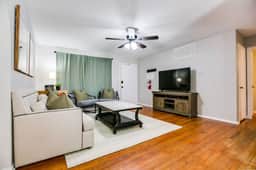 River Oaks Retreat - Walkable to Goodfellow AFB