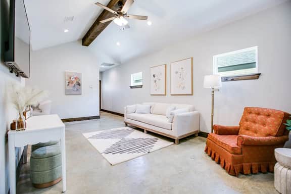 Cozy & Convenient•5 Min to GAFB