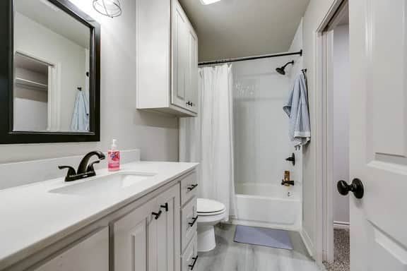 Holiday Haven W/ 3 BR & 2 BA/New