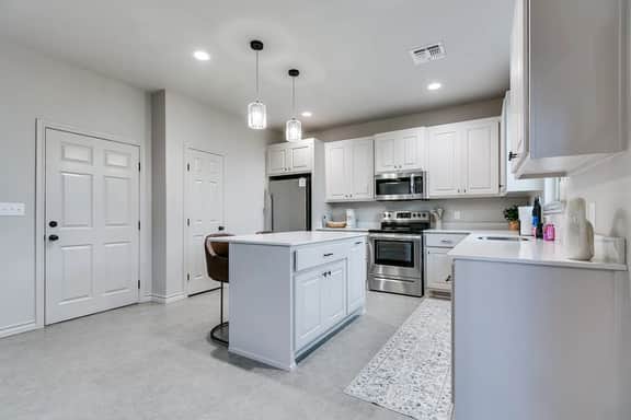 Holiday Haven W/ 3 BR & 2 BA/New
