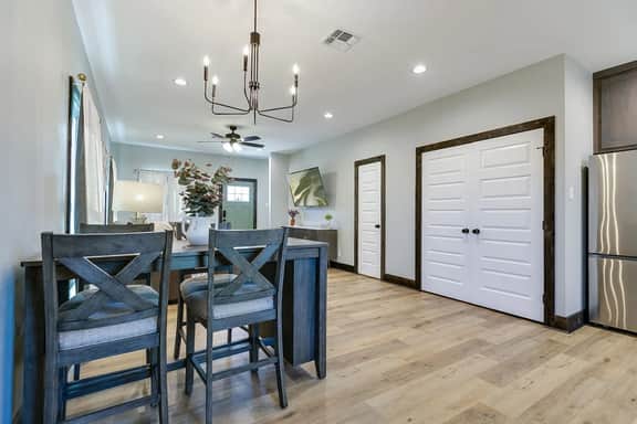 Modern Getaway/New/2 BR-2.5 BA