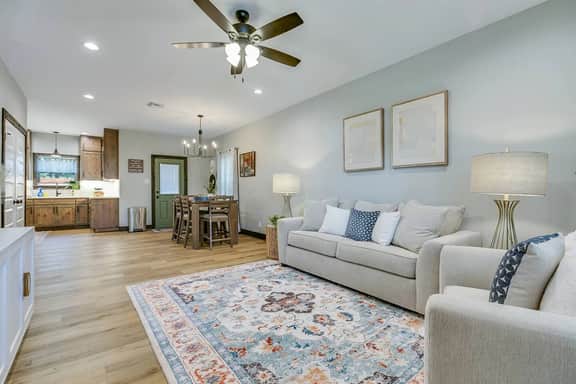 Nasworthy@Landmarks/2 BR&2.5 BA