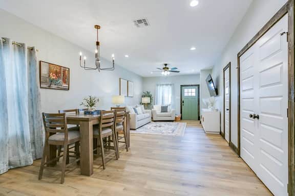 Nasworthy@Landmarks/2 BR&2.5 BA