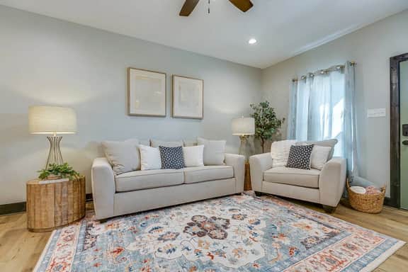 Nasworthy@Landmarks/2 BR&2.5 BA