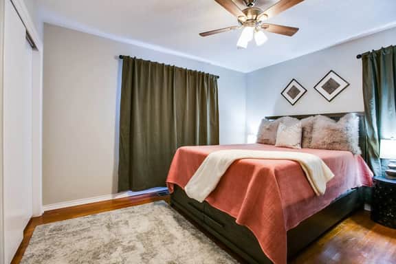 River Oaks Retreat - Walkable to Goodfellow AFB