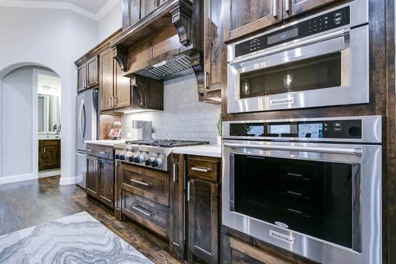 Spacious&Modern -4BR/2.5BA•5MintoDFW