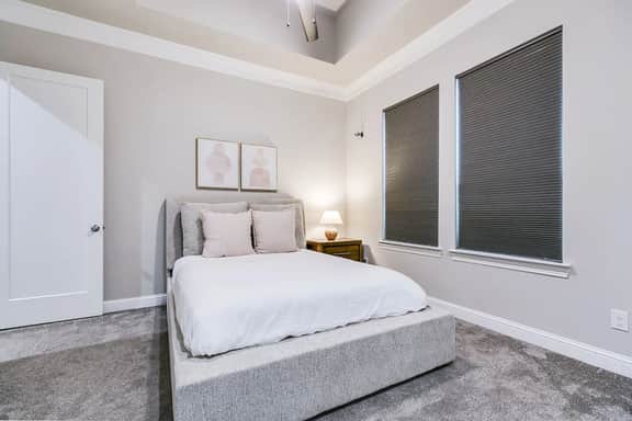 Spacious&Modern -4BR/2.5BA•5MintoDFW