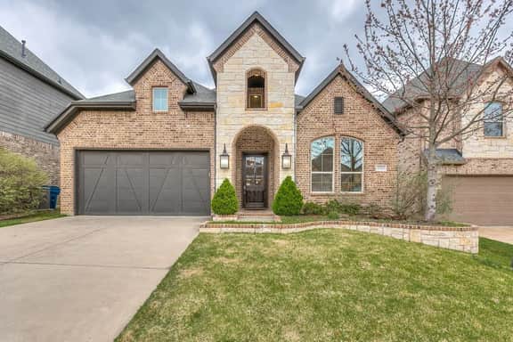 Spacious&Modern -4BR/2.5BA•5MintoDFW