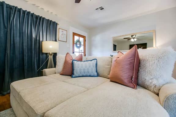 West Texas Retreat 3 BR/2 BA With 1 BD/1 BA Casita