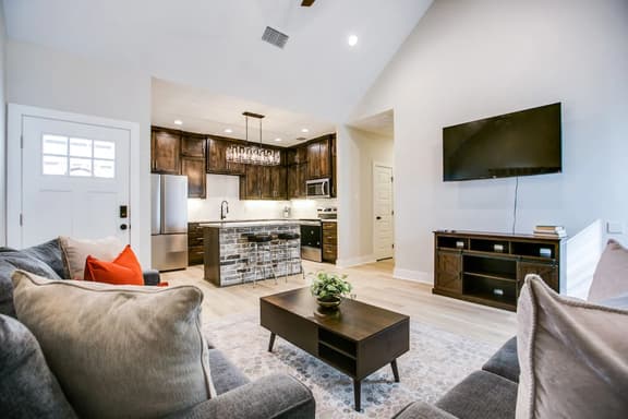 2 BR/2 BA • Inn @ The Harte
