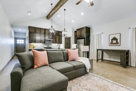 Cozy & Convenient W/ 2BR & 2BA