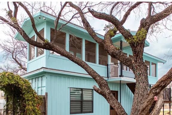 Little Lodge Village • Sleeps 15 • 7 BED/3.5 BATH